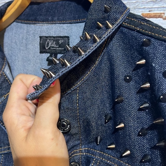 🏁 Denim vest with metal spikes and lace size large - Picture 4 of 8